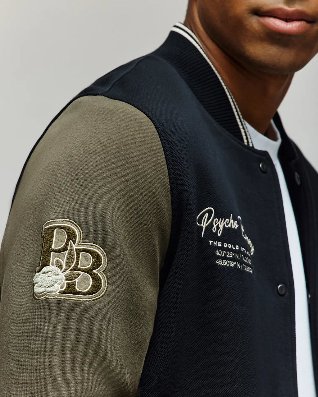MENS AUG﻿USTE KNIT VARSITY BOMBER - MO1100050