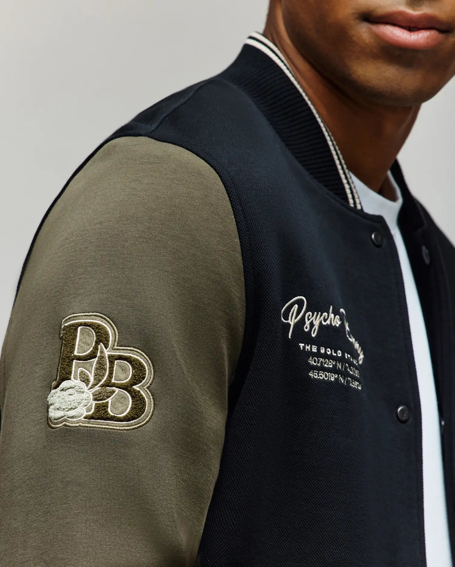 MENS AUG﻿USTE KNIT VARSITY BOMBER - MO1100050